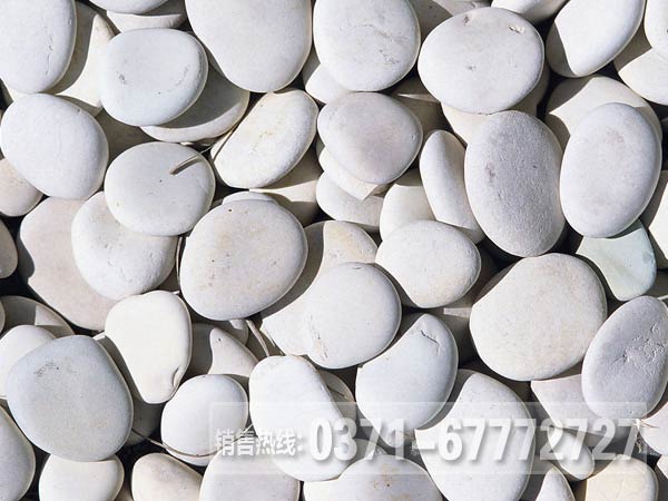 鵝卵石破碎機(jī)每小時(shí)處理多少噸鵝卵石？