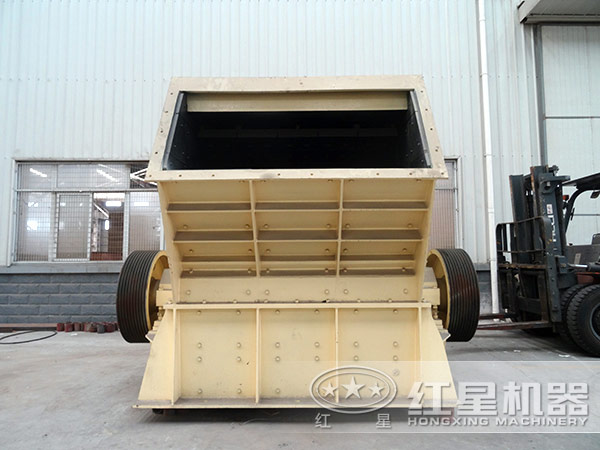 1315反擊式破碎機(jī)時(shí)產(chǎn)量可達(dá)多少噸？