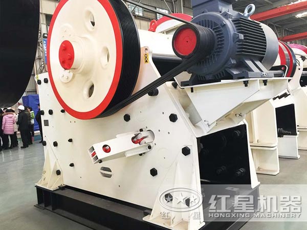 新一代CJ歐版顎式破碎機憑借高產、低耗迅速走紅市場