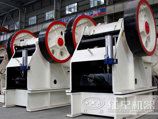 大型石頭顎破碎機市價多錢？（內附高清顎破作業(yè)視頻）