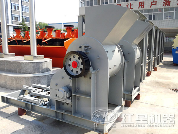 大塊煤怎么弄碎？無篩底雙級粉碎機(jī)來幫忙