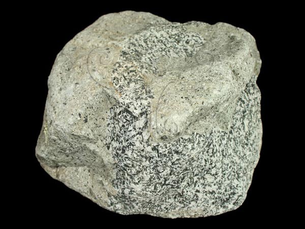 乘載著全套流動(dòng)破碎篩分機(jī)，小小的石頭實(shí)現(xiàn)了大大的夢想