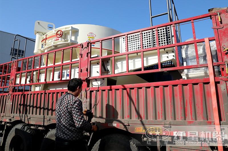 性能高，質(zhì)量高的粉碎機(jī)固定裝車