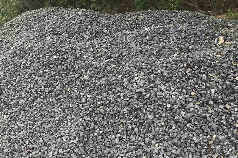 鋪路、修路用的瓜子石破碎機多少錢一套