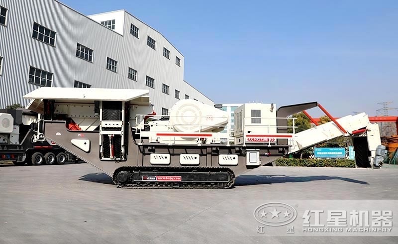大型采石場用以柴油為動力的履帶破碎機(jī)更高產(chǎn)、環(huán)保