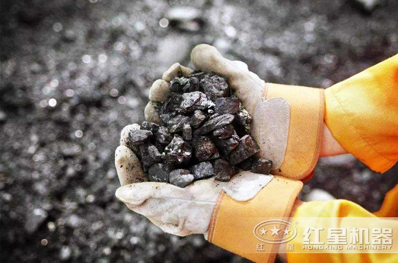 破碎鐵礦石選用哪種破碎機好？（時產(chǎn)要求在100-300噸 ）