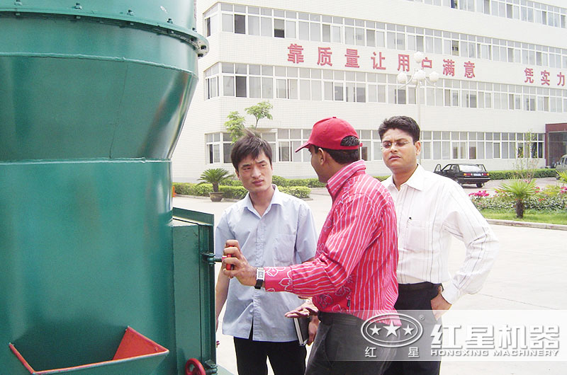 每天10噸的打石粉機器哪兒有？環(huán)保嗎？