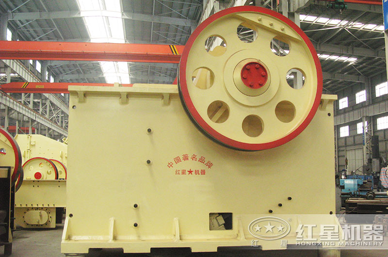 300Ⅹ1300大型細(xì)顎破型號(hào)參數(shù)及具體價(jià)位這里都有，需要的看過(guò)來(lái)