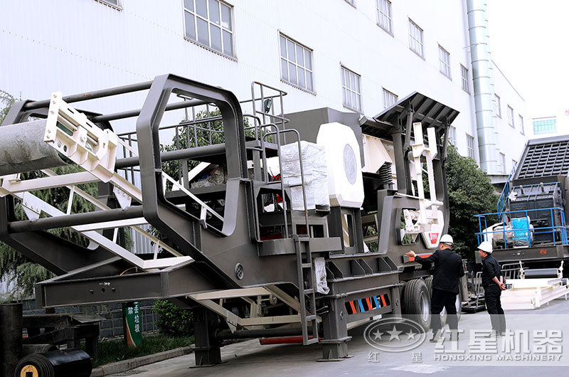 客戶(hù)來(lái)廠考察移動(dòng)建筑垃圾處理設(shè)備
