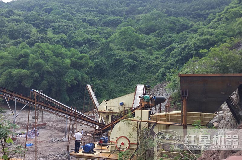 1615型重錘式破碎機生產(chǎn)能力如何，報價是多少