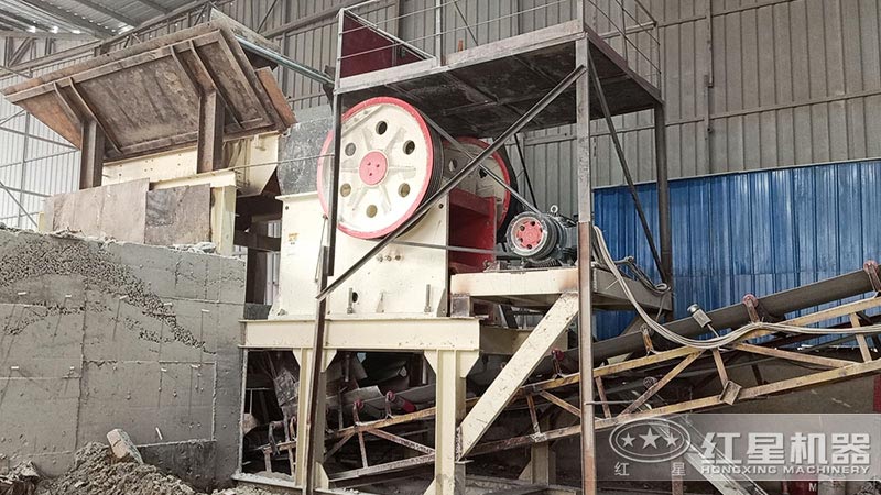 破碎機250x400自重多少噸？有全自動的嗎